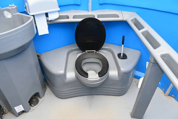 Porta potty delivery and setup in Castalia, OH